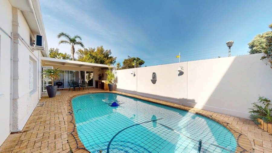 8 Bedroom Property for Sale in Summerstrand Eastern Cape